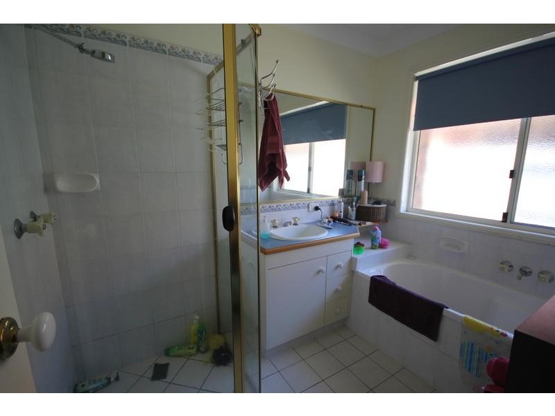 18 Central Street, Forest Lake QLD 4078