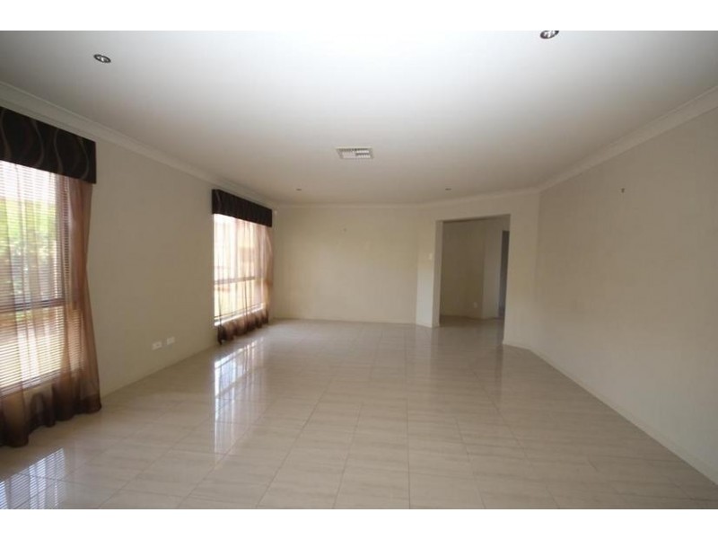 61 Juniper Street, Heathwood QLD 4110