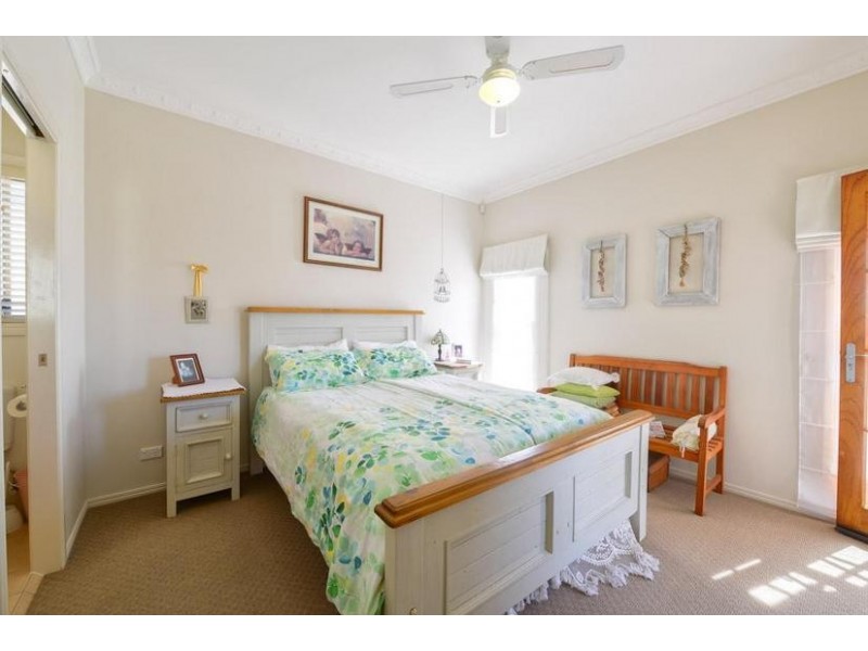 13 Hilltop Tce, Springfield Lakes QLD 4300