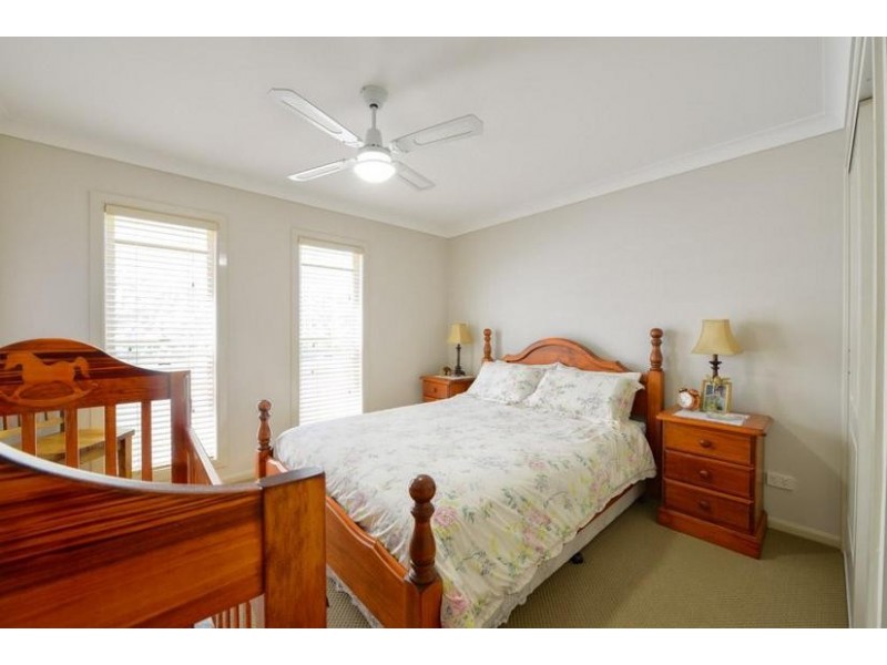 13 Hilltop Tce, Springfield Lakes QLD 4300