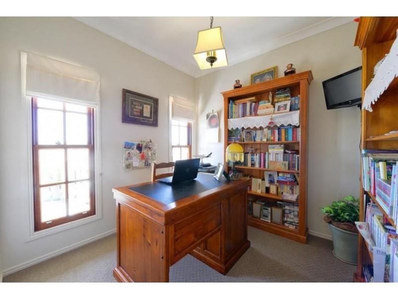 13 Hilltop Tce, Springfield Lakes QLD 4300