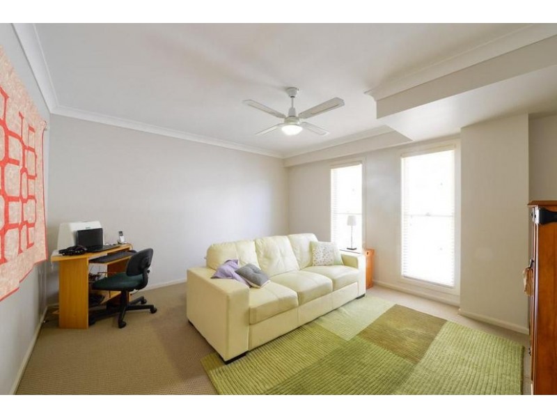 13 Hilltop Tce, Springfield Lakes QLD 4300