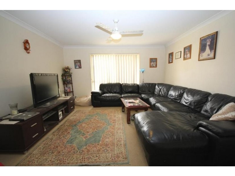 4 Pineview Place, Springfield QLD 4300