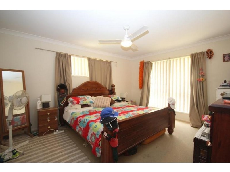 4 Pineview Place, Springfield QLD 4300