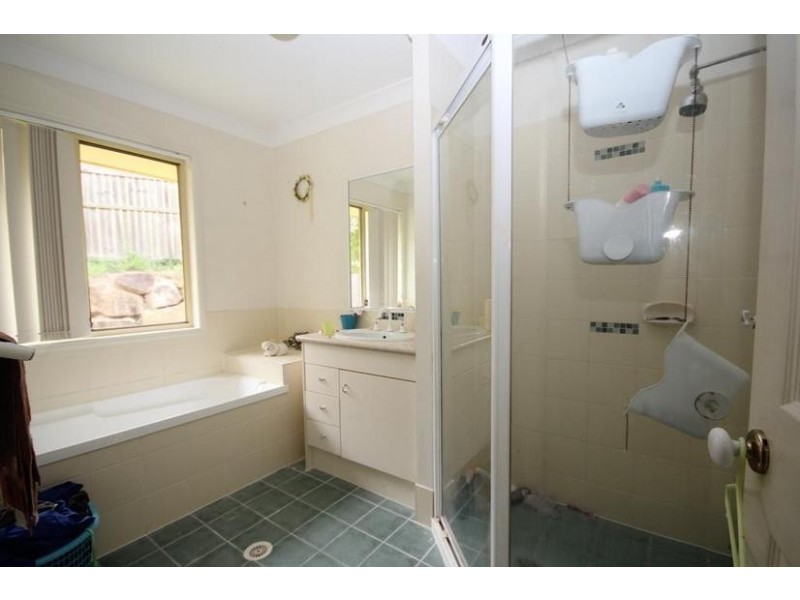 4 Pineview Place, Springfield QLD 4300
