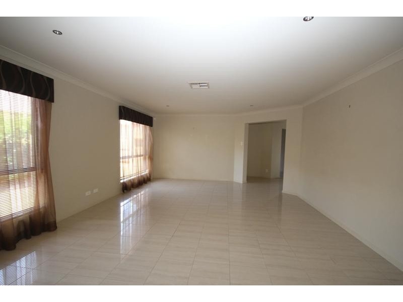 61 Juniper Street, Heathwood QLD 4110