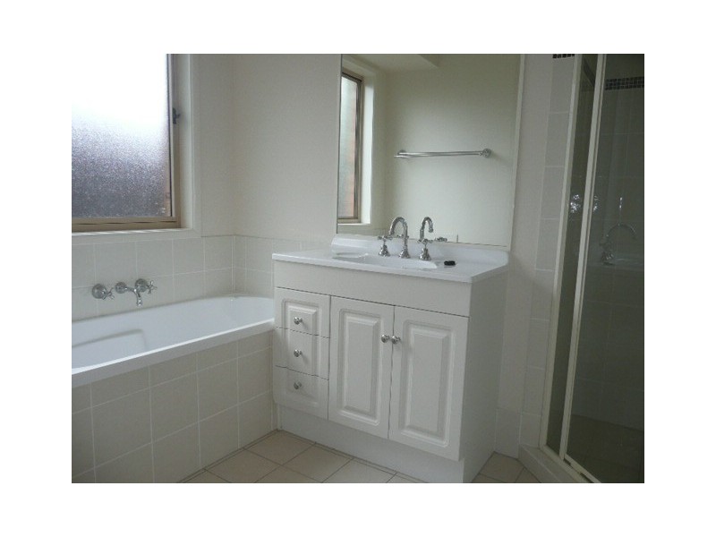 2/28 Cheihk Cres, Collingwood Park QLD 4301