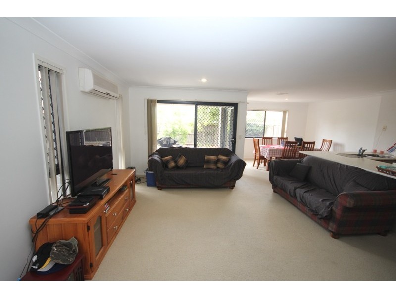8/26 Commercial Drive, Springfield QLD 4300