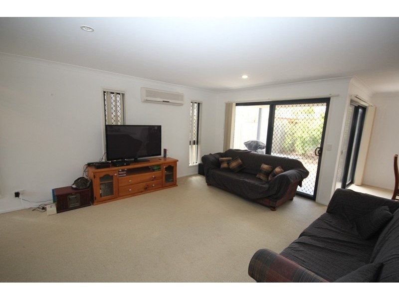 8/26 Commercial Drive, Springfield QLD 4300