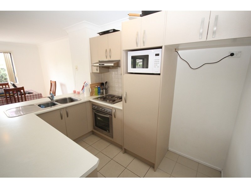 8/26 Commercial Drive, Springfield QLD 4300