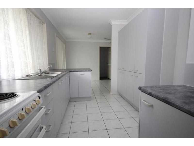 1/8 Cathryn Court,, Collingwood Park QLD 4301