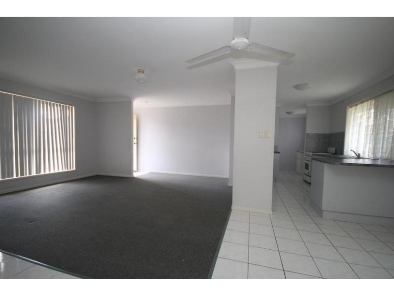1/8 Cathryn Court,, Collingwood Park QLD 4301