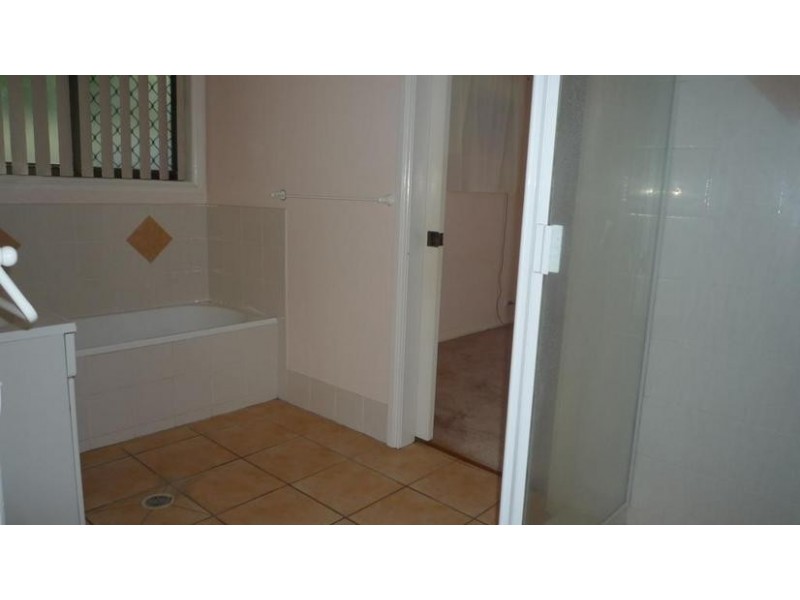 2 Manning Court, Collingwood Park QLD 4301