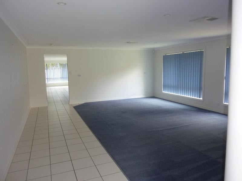 4 Canterbury Bells Circuit, Springfield Lakes QLD 4300