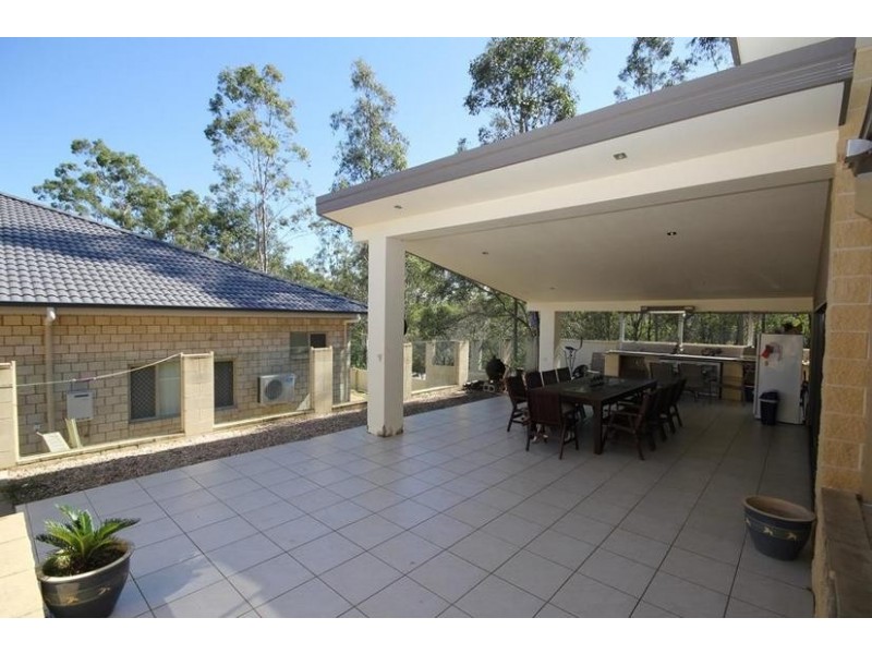 8 Eugene Street, Bellbird Park QLD 4300
