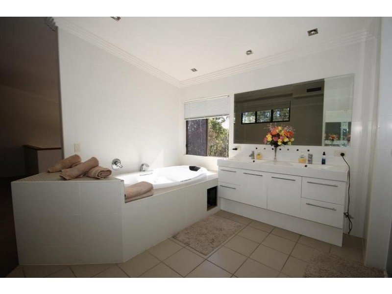 8 Eugene Street, Bellbird Park QLD 4300