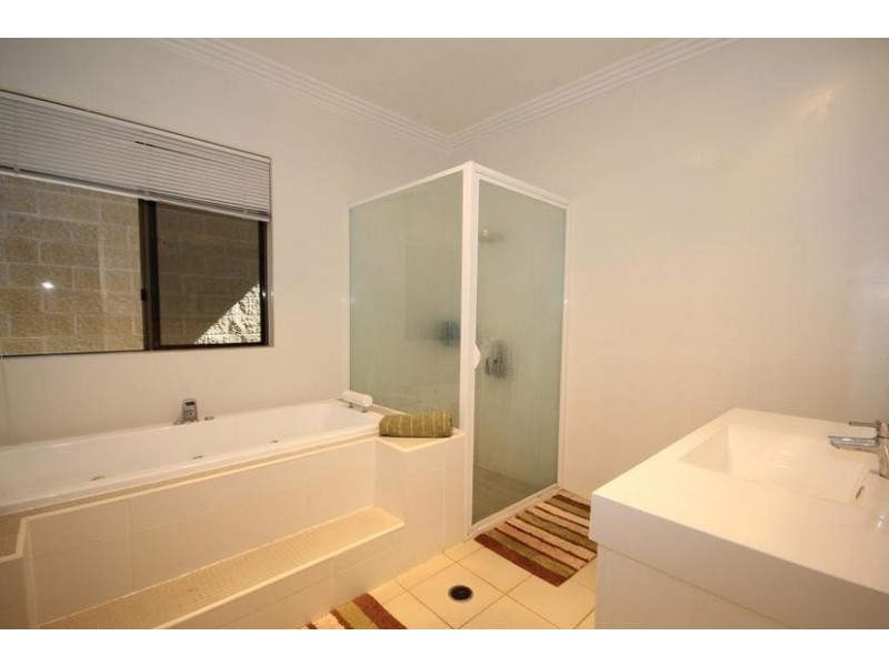 8 Eugene Street, Bellbird Park QLD 4300