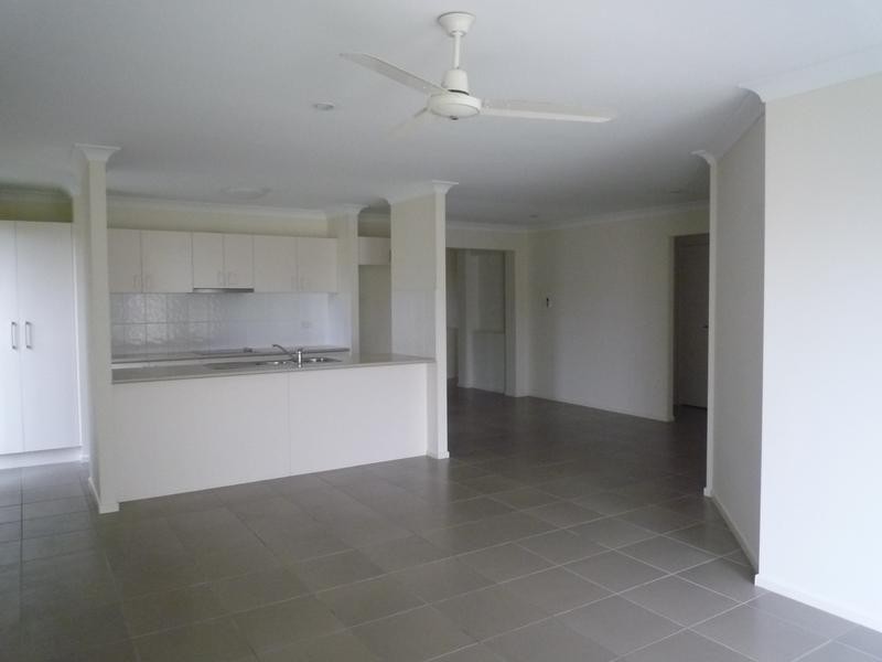 8 Explorer, Raceview QLD 4305