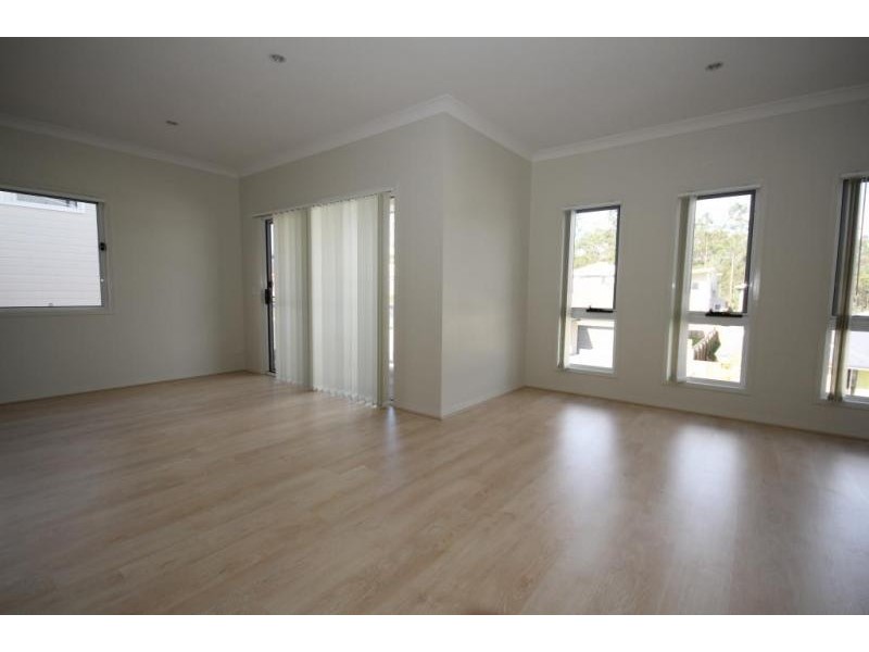 15 Honeypot Avenue, Springfield Lakes QLD 4300