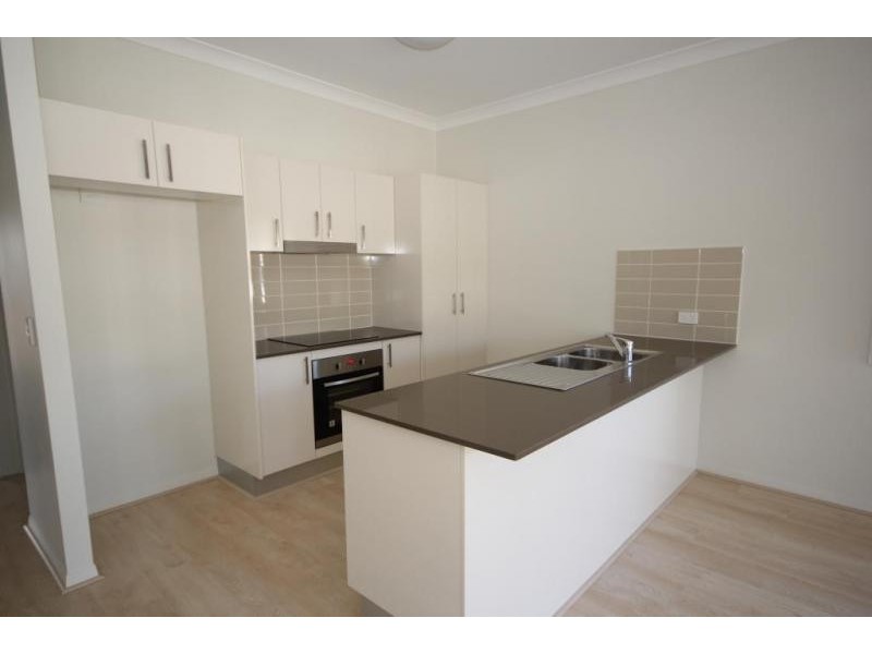 15 Honeypot Avenue, Springfield Lakes QLD 4300