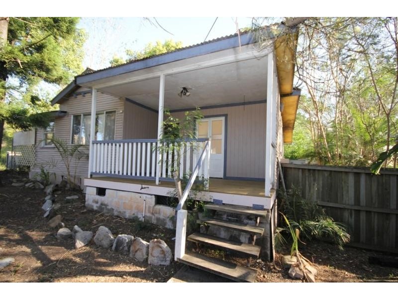 17 Thomas Street, Blackstone QLD 4304