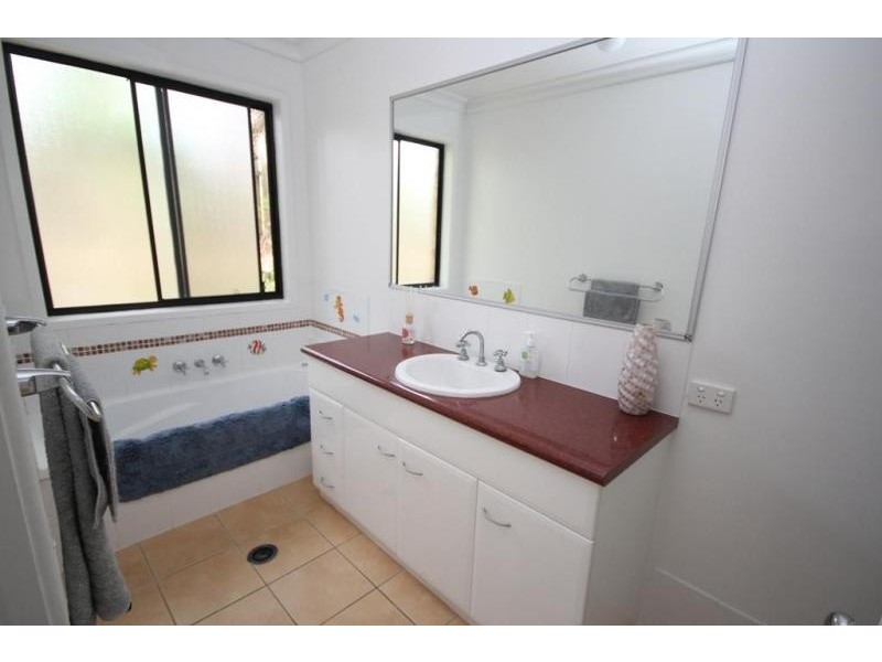 8 Bidford Street, Springfield QLD 4300