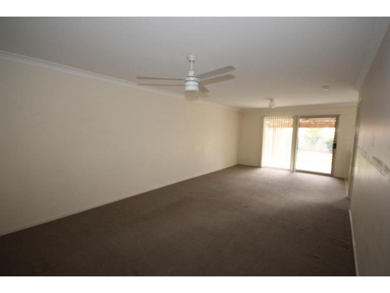 2/49 Cheihk Crescent, Collingwood Park QLD 4301