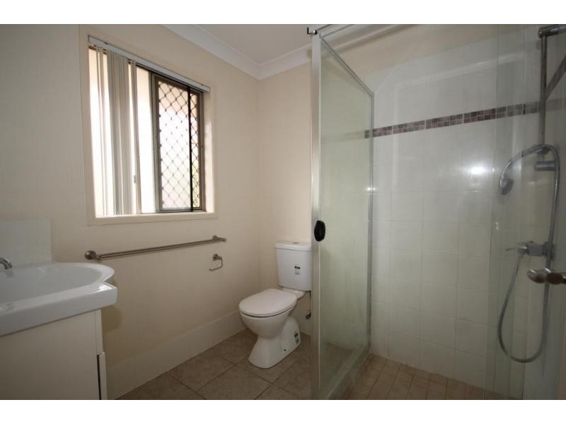 2/49 Cheihk Crescent, Collingwood Park QLD 4301