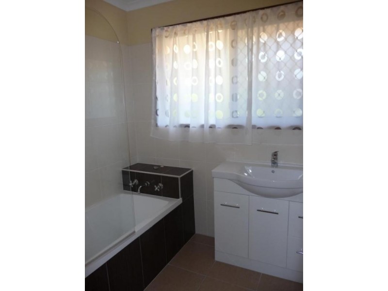 10 Dobell, Collingwood Park QLD 4301