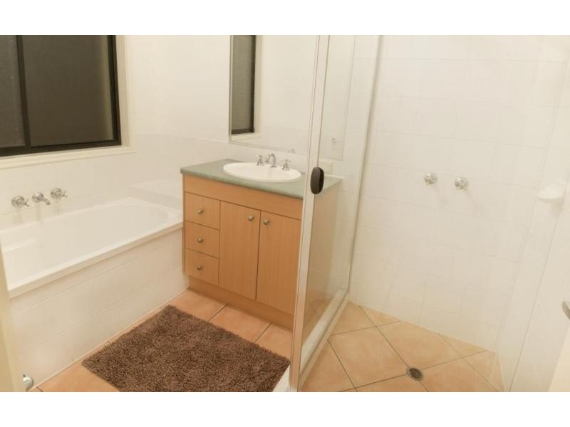 35 Viewpoint Drive, Springfield Lakes QLD 4300