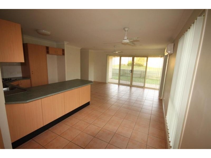 9 Rae Close, Camira QLD 4300