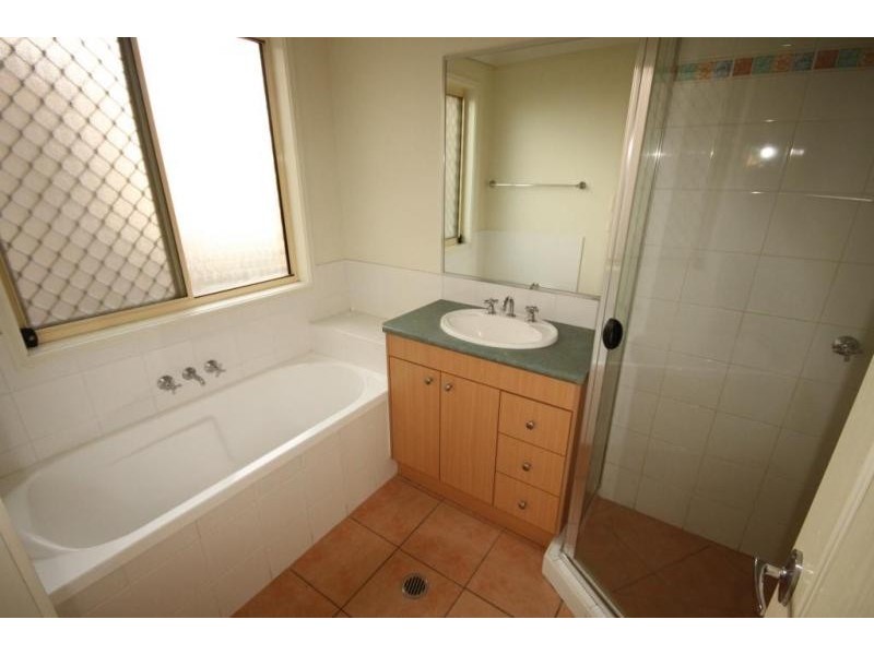 9 Rae Close, Camira QLD 4300