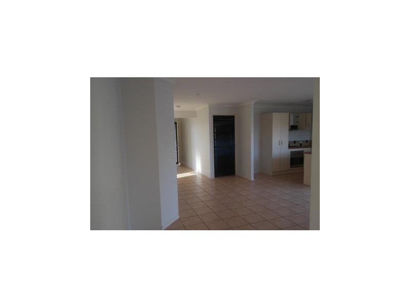 111 Anna Drive, Raceview QLD 4305