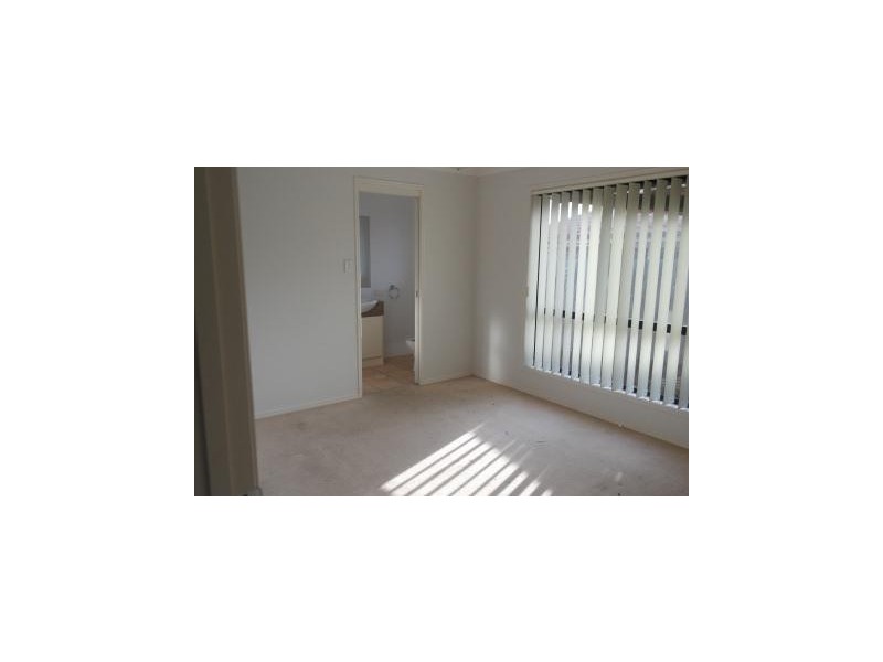 111 Anna Drive, Raceview QLD 4305