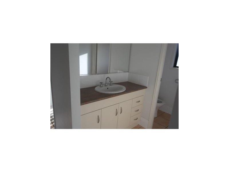 111 Anna Drive, Raceview QLD 4305