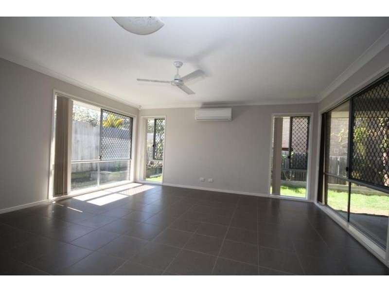 28 Admiral Crescent, Springfield Lakes QLD 4300