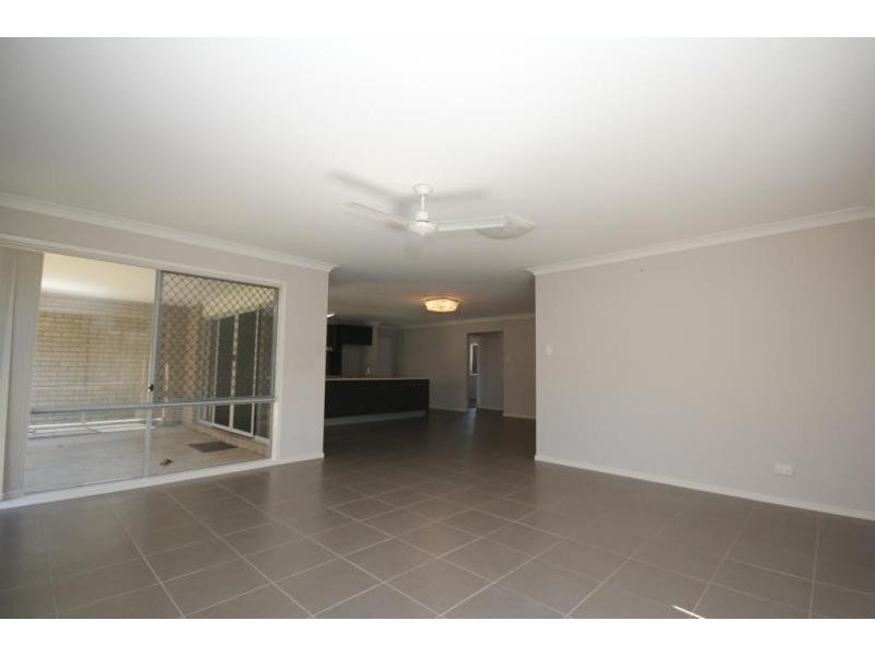 28 Admiral Crescent, Springfield Lakes QLD 4300