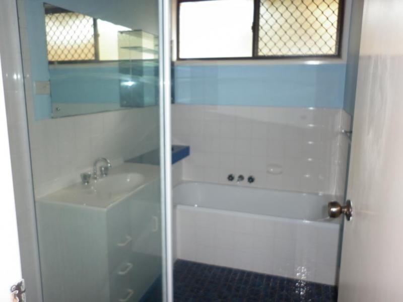 6 Dale Road, Camira QLD 4300