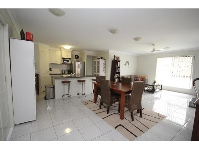 17 Quinn Close, Augustine Heights QLD 4300