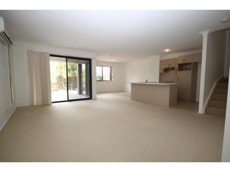 8/26 Commercial Drive, Springfield QLD 4300