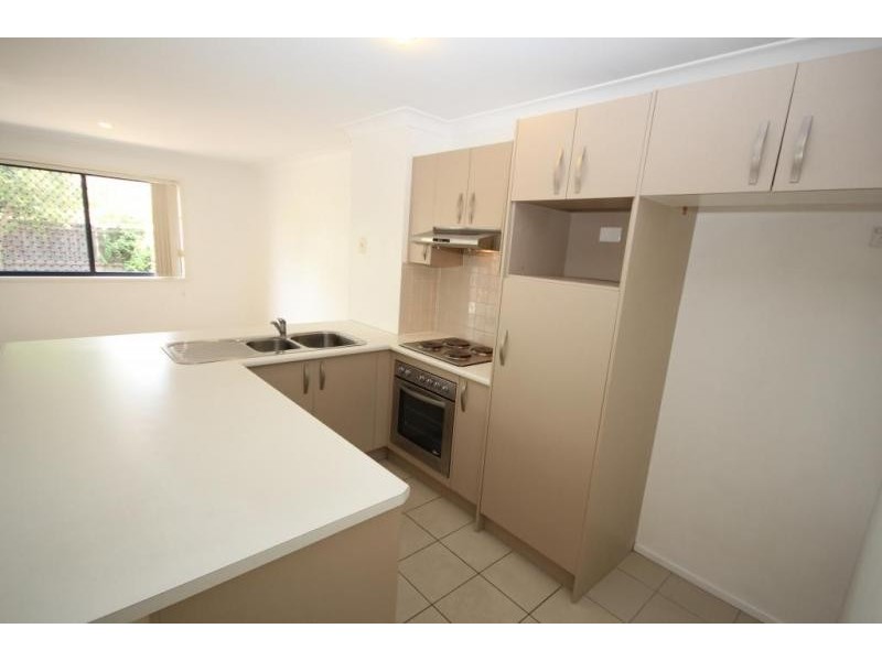 8/26 Commercial Drive, Springfield QLD 4300