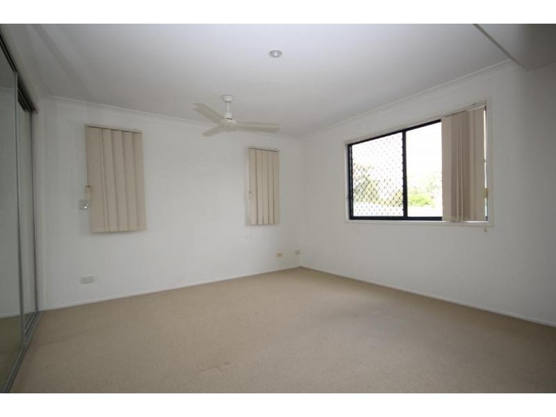 8/26 Commercial Drive, Springfield QLD 4300