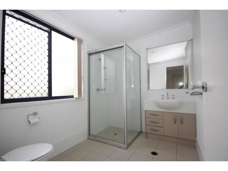 8/26 Commercial Drive, Springfield QLD 4300