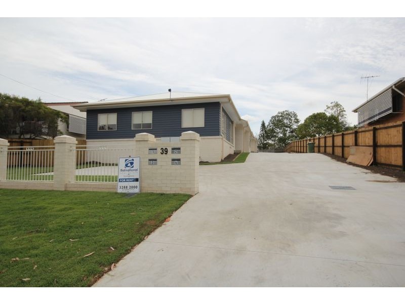39 Law Street South, Redbank QLD 4301