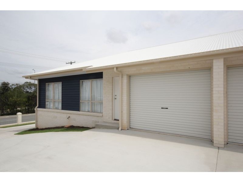 39 Law Street South, Redbank QLD 4301