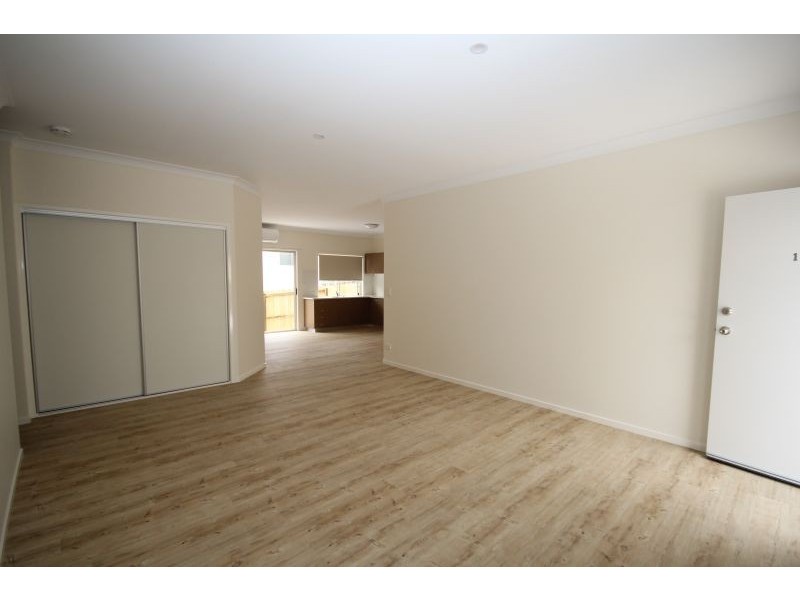 39 Law Street South, Redbank QLD 4301