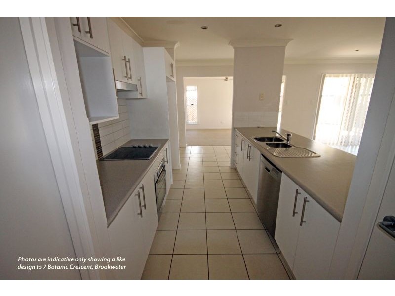 7 Botanic Crescent, Brookwater QLD 4300