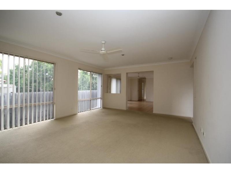 1/7 Grenadier Circle, Ebbw Vale QLD 4304