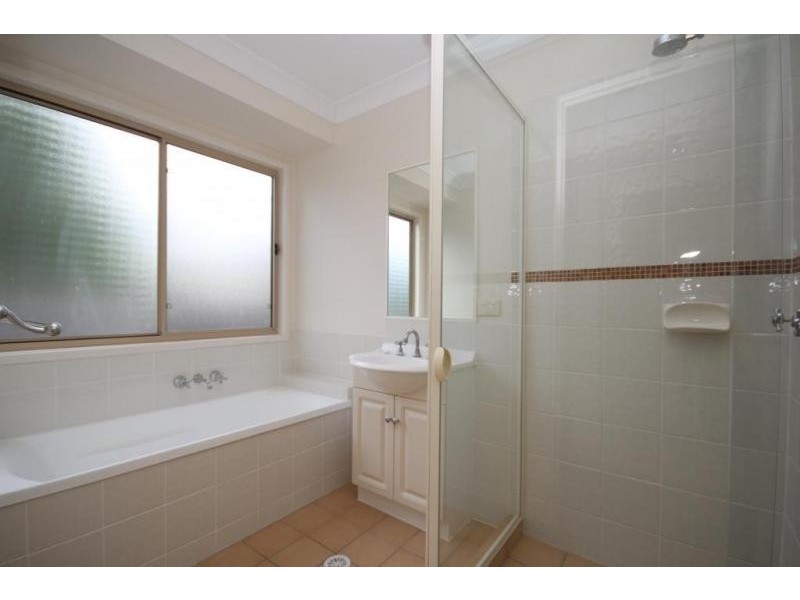 1/7 Grenadier Circle, Ebbw Vale QLD 4304