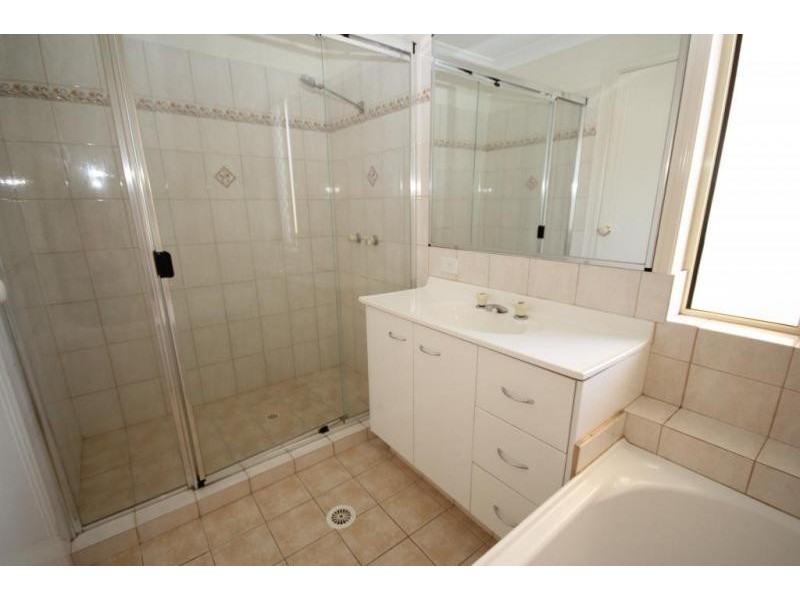 4 Lotus Place, Springfield QLD 4300